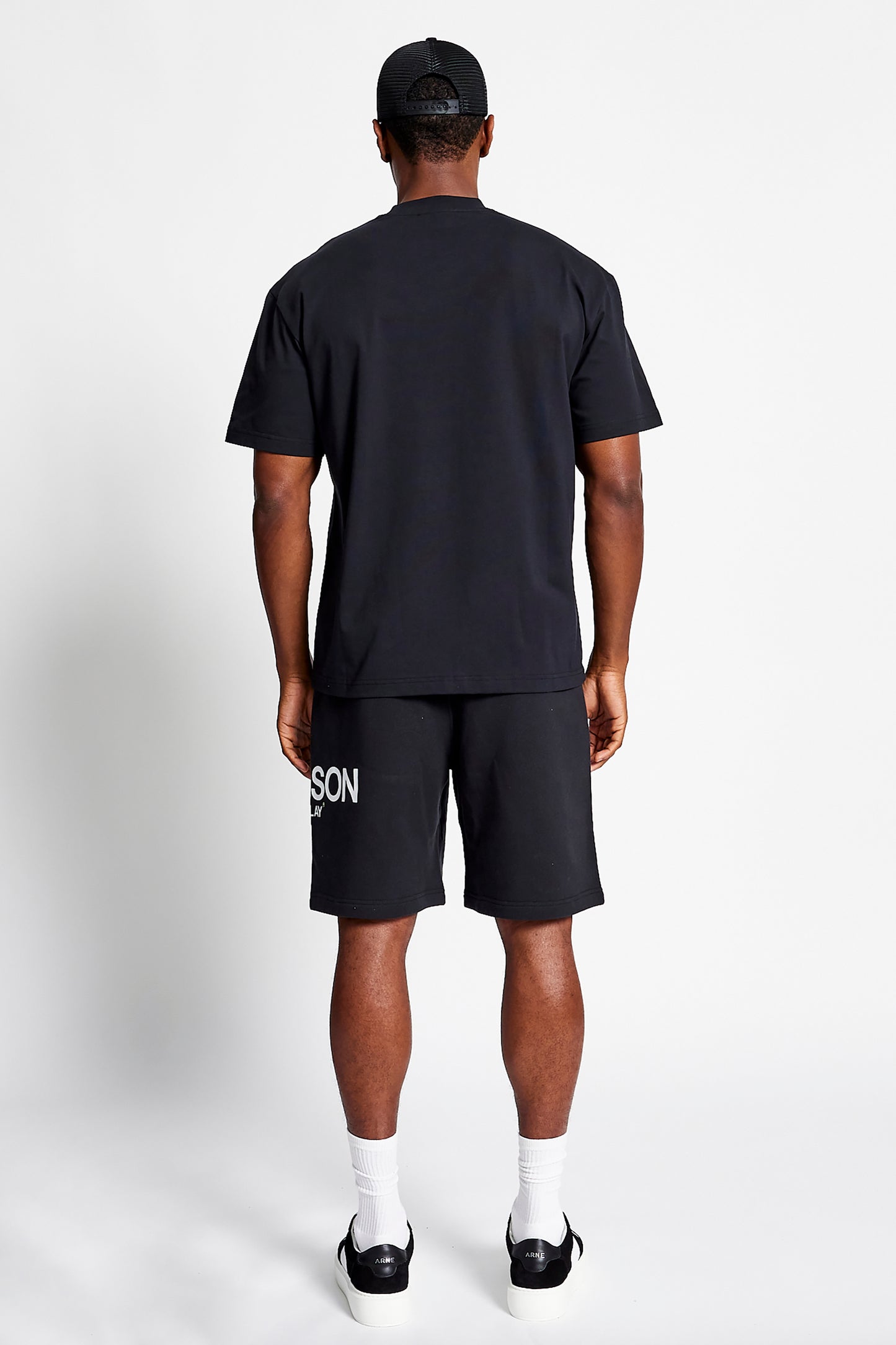 Ocean Av T-Shirt - Black